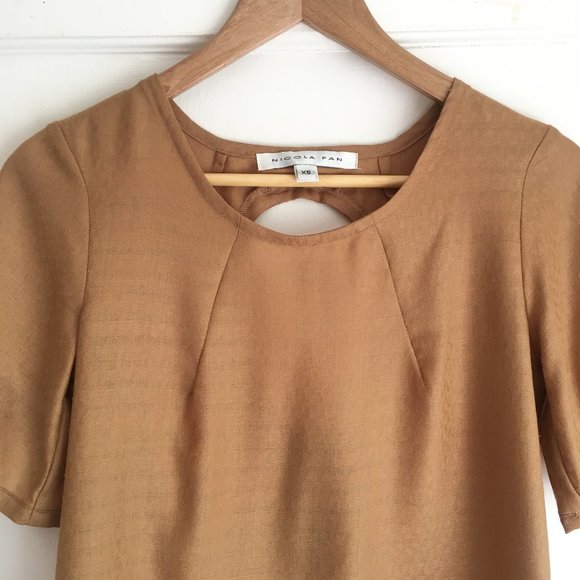 Nicola Fan Tops - Made in Vancouver cutout back top, sz XS
